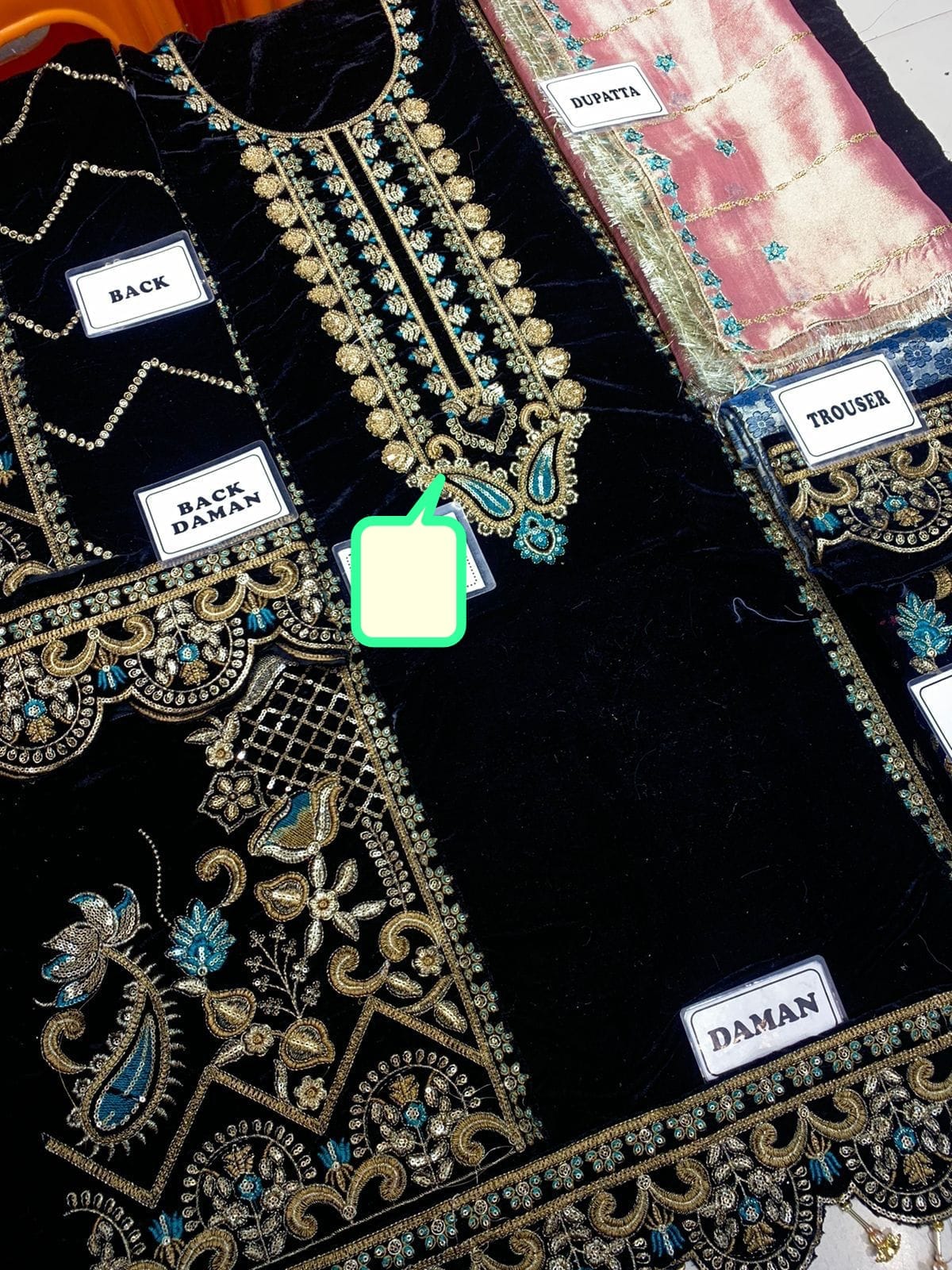 *☆Emaan Adeel☆*
*☆Emaan Adeel☆*
☆Velvet With Mysori Embroidered Dupatta☆
Embroidery Collection