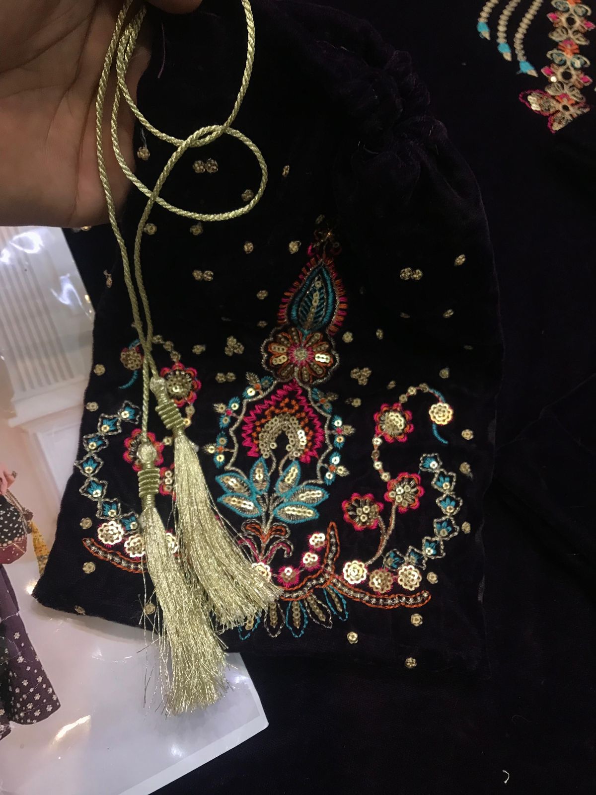 Baroque Luxury Velvet Article
💯 Micro 9000 Velvet
Suit Color: Dark Purple Color