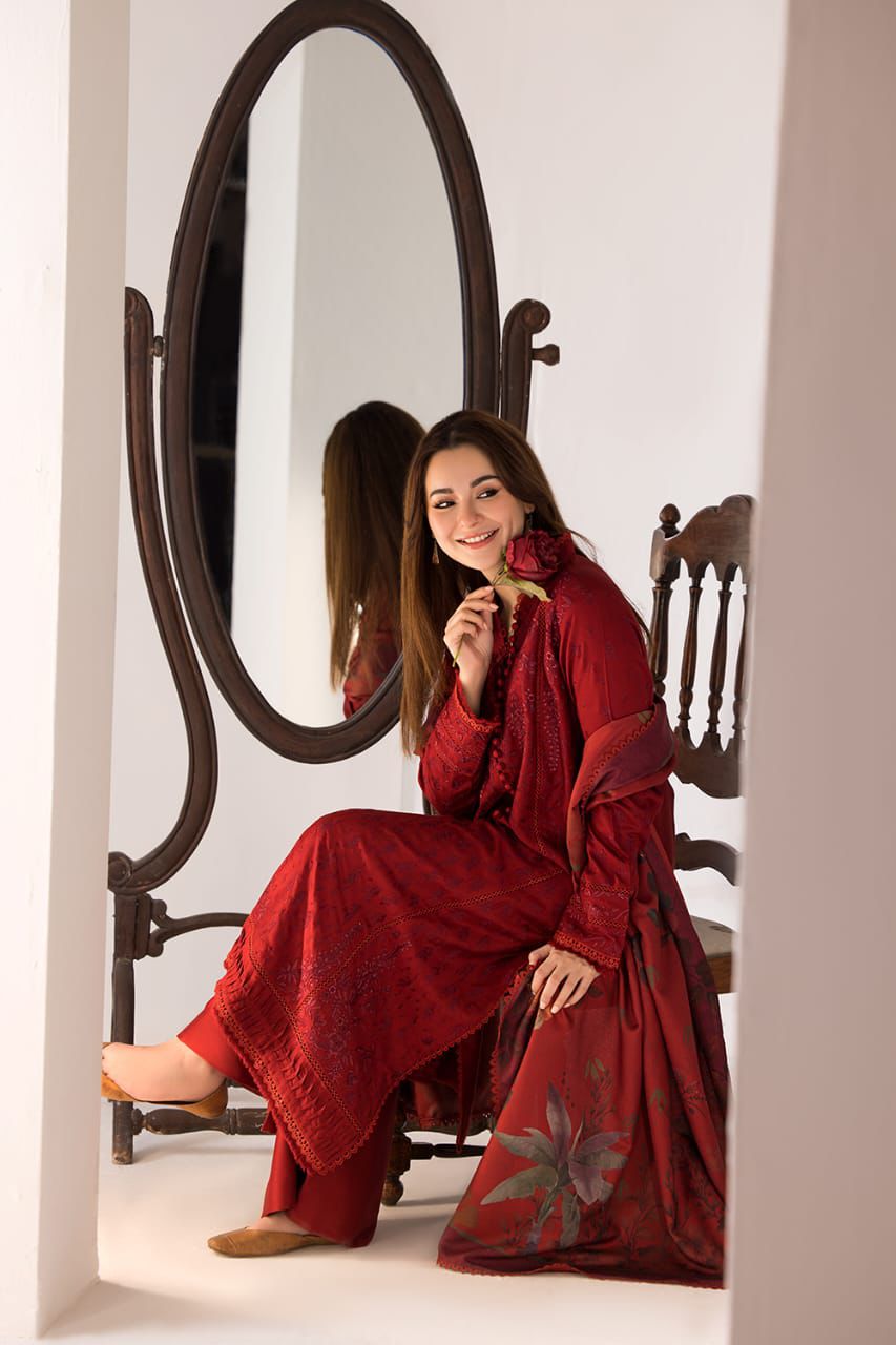 SUMMER LAWN COLLECTION 2026*✨
*BRAND NAME* SOBIA NAZIR
_WEAR BY THE GORGEOUS ACTRESS_ *HANIA AMIR*
*FABRIC*
PREMIUM AIR-JET LAWN