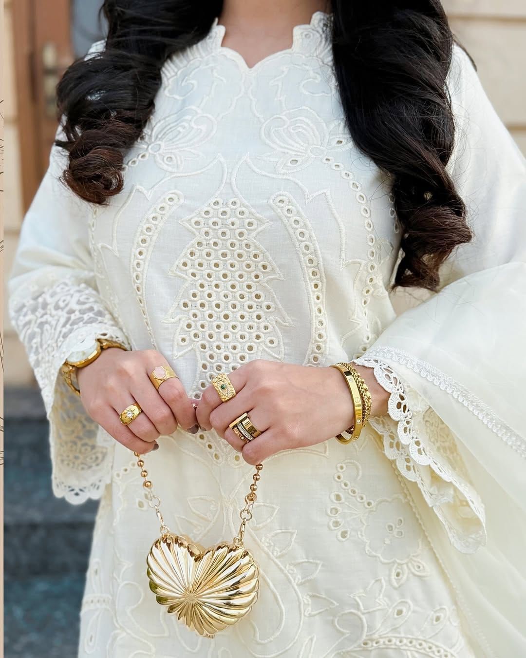 SUMMER LAWN COLLECTION 2026*✨

*BRAND NAME* MARIA B
_WEAR BY THE GORGEOUS ACTRESS_ *SHAMZAY*

*FABRIC*
PREMIUM AIR-JET LAWN
*LAWN QUALITY* 💯% GUARANTEED