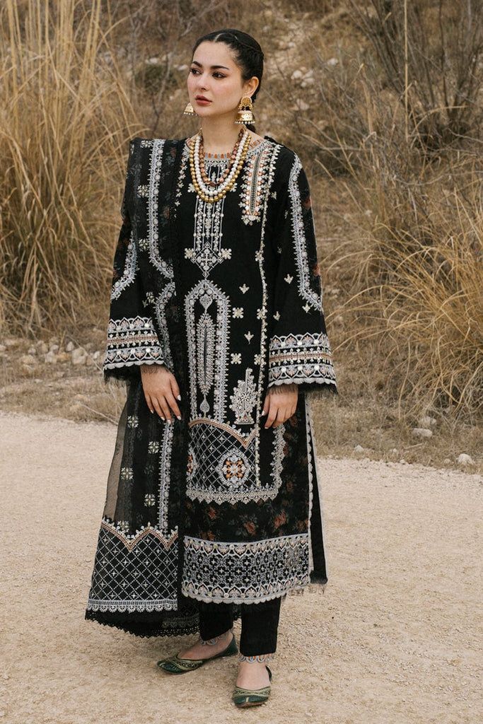 `

🍂*_Qalamqar 1104_*🍂

*Luxury Embroidered 3-Piece*
*STUFF: Best Export Quality Airjet Lawn (90/70)*