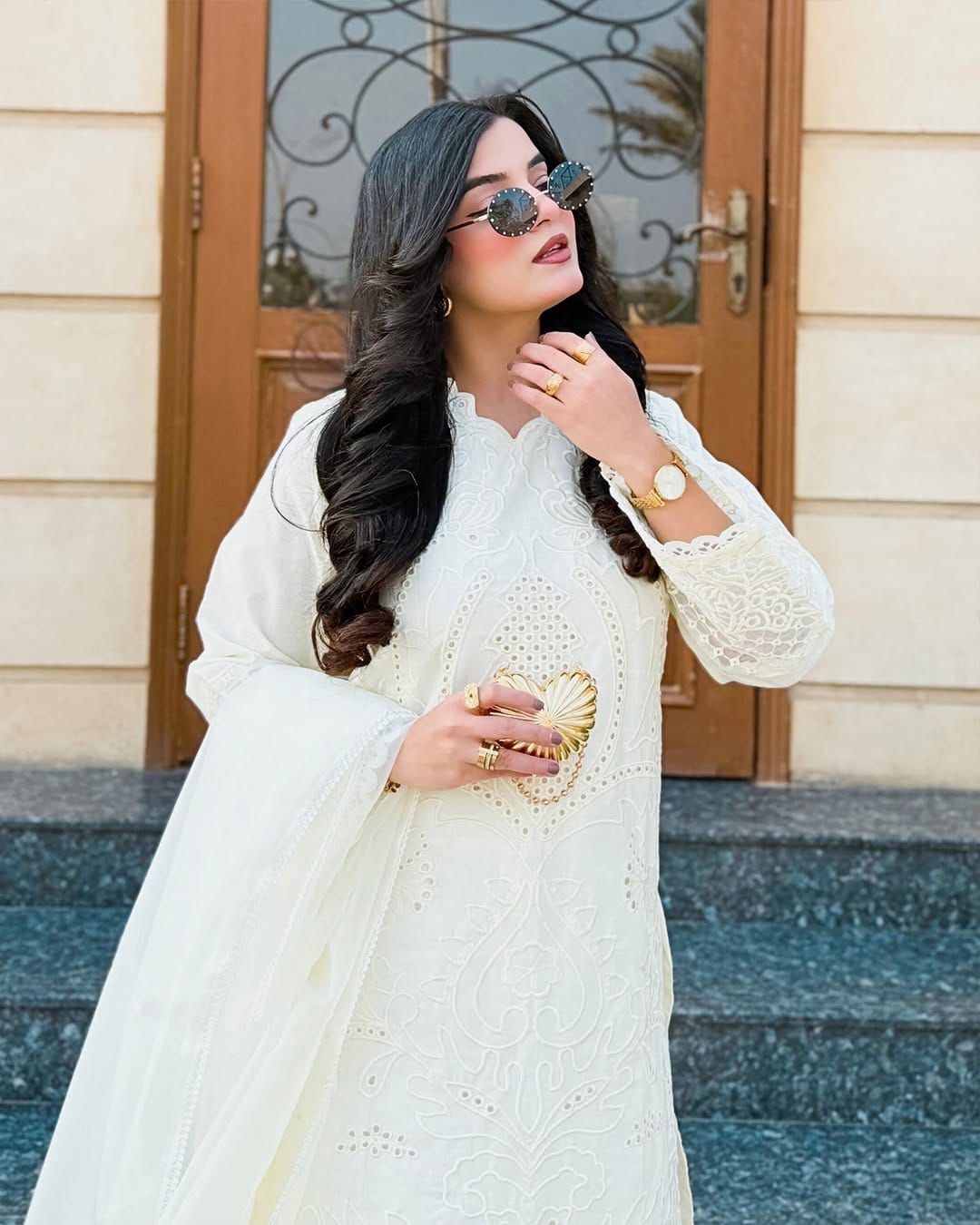 SUMMER LAWN COLLECTION 2026*✨

*BRAND NAME* MARIA B
_WEAR BY THE GORGEOUS ACTRESS_ *SHAMZAY*

*FABRIC*
PREMIUM AIR-JET LAWN
*LAWN QUALITY* 💯% GUARANTEED