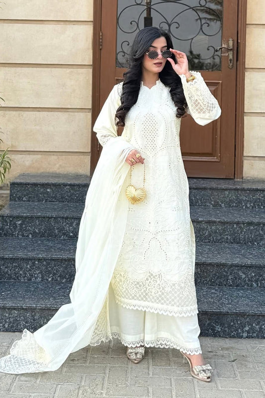 SUMMER LAWN COLLECTION 2026*✨

*BRAND NAME* MARIA B
_WEAR BY THE GORGEOUS ACTRESS_ *SHAMZAY*

*FABRIC*
PREMIUM AIR-JET LAWN
*LAWN QUALITY* 💯% GUARANTEED