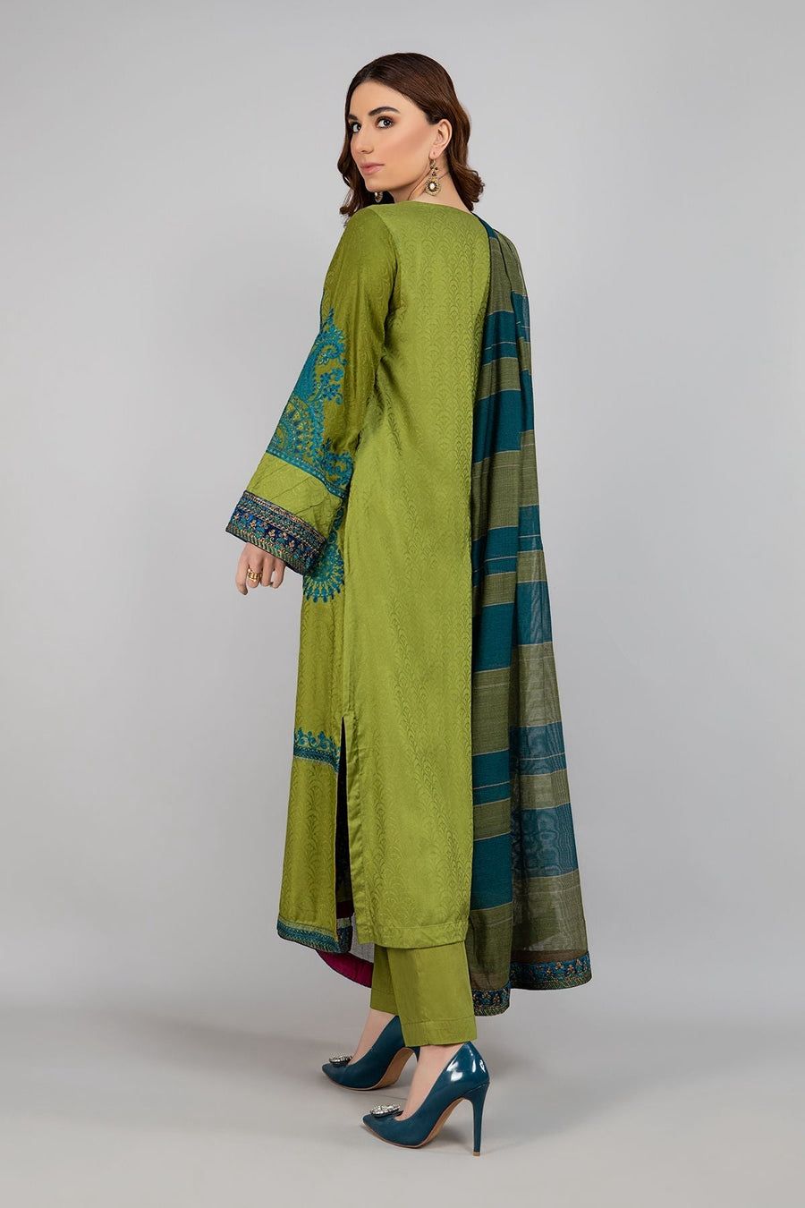 SUMMER COLLECTION ``` 🍂*_MARIA B_*🍂 Code:4018 *Stuff: Best Quality Airjet lawn 90/70
