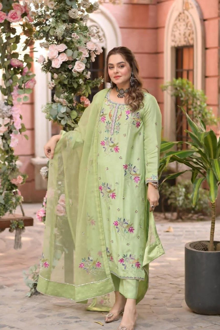 Alhamdulilla* Lawn EiD collection 2026 *Aneela’s MOST DEMANDING EDITION* *03PCS UNSTITCHED SUIT* *FABRIC lawn90/88*