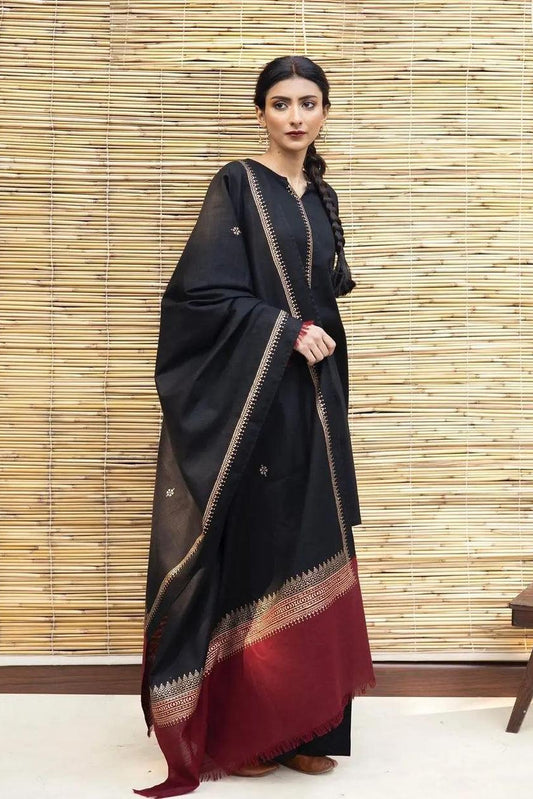 *BRAND NAME : URGE*_
CATEGORY : DHANAK 3PC Embroidered*