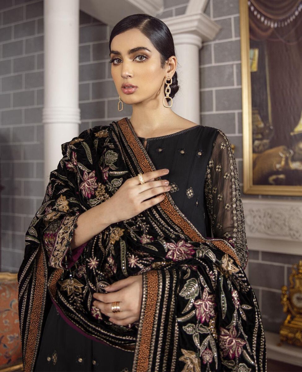 *Bareeza MOST DEMANDING EDITION*
*03PCS UNSTITCHED SUIT*
*FABRIC karandi
*(SHIRT)....karandi*
*(DUPATTA).... karandi*
*(TROUSER).... karandi