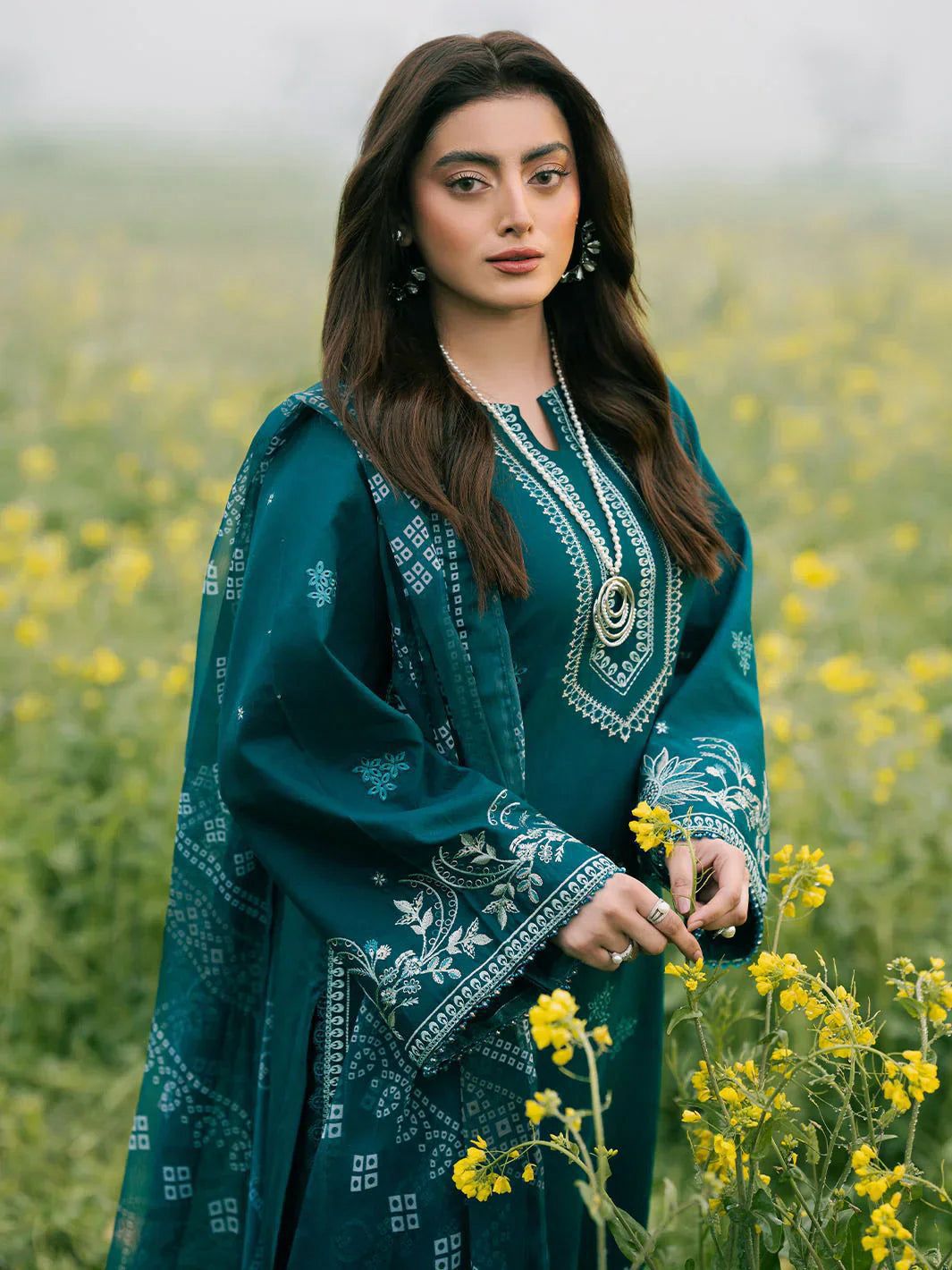 *Alhamdulilla*
*Cross Stitch MOST DEMANDING EDITION*
*03PCS UNSTITCHED SUIT*
*FABRIC lawn90’88*
