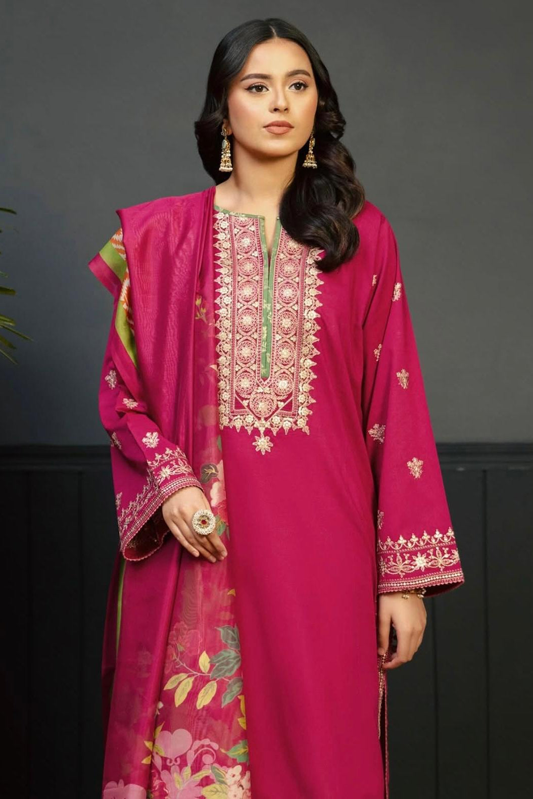 *BRAND NAME : URGE*_
CATEGORY : DHANAK 3PC Embroidered*