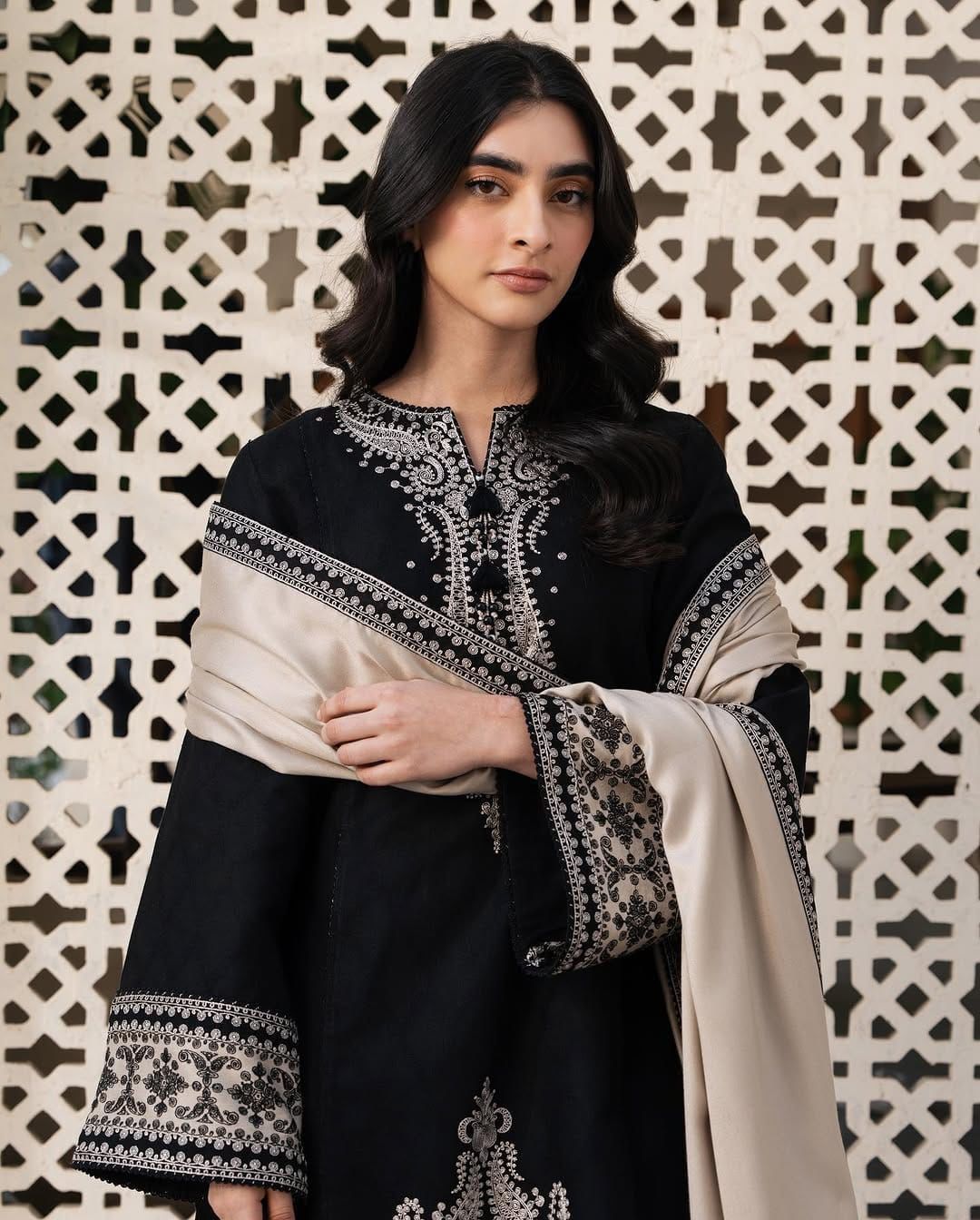 SUMMER LAWN COLLECTION 2026*✨ *BRAND NAME* JAZMIN *FABRIC* PREMIUM AIR-JET LAWN *LAWN QUALITY* 90/70