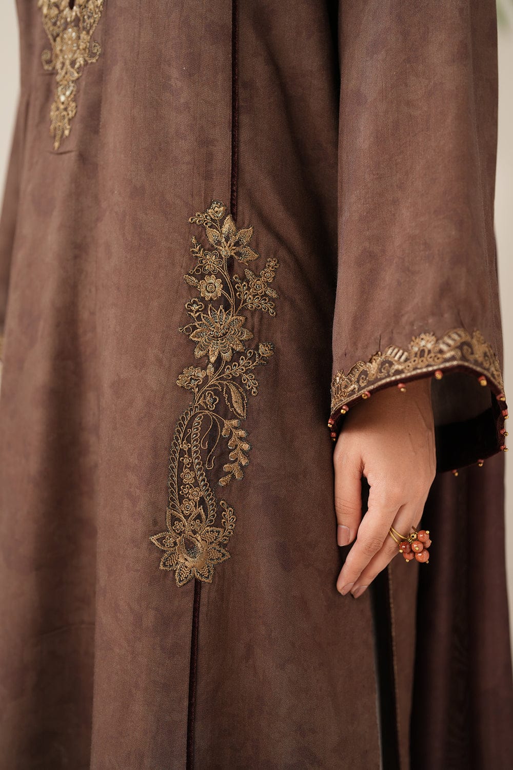 Baroque Most demanding article arrived in Dhanak fabric