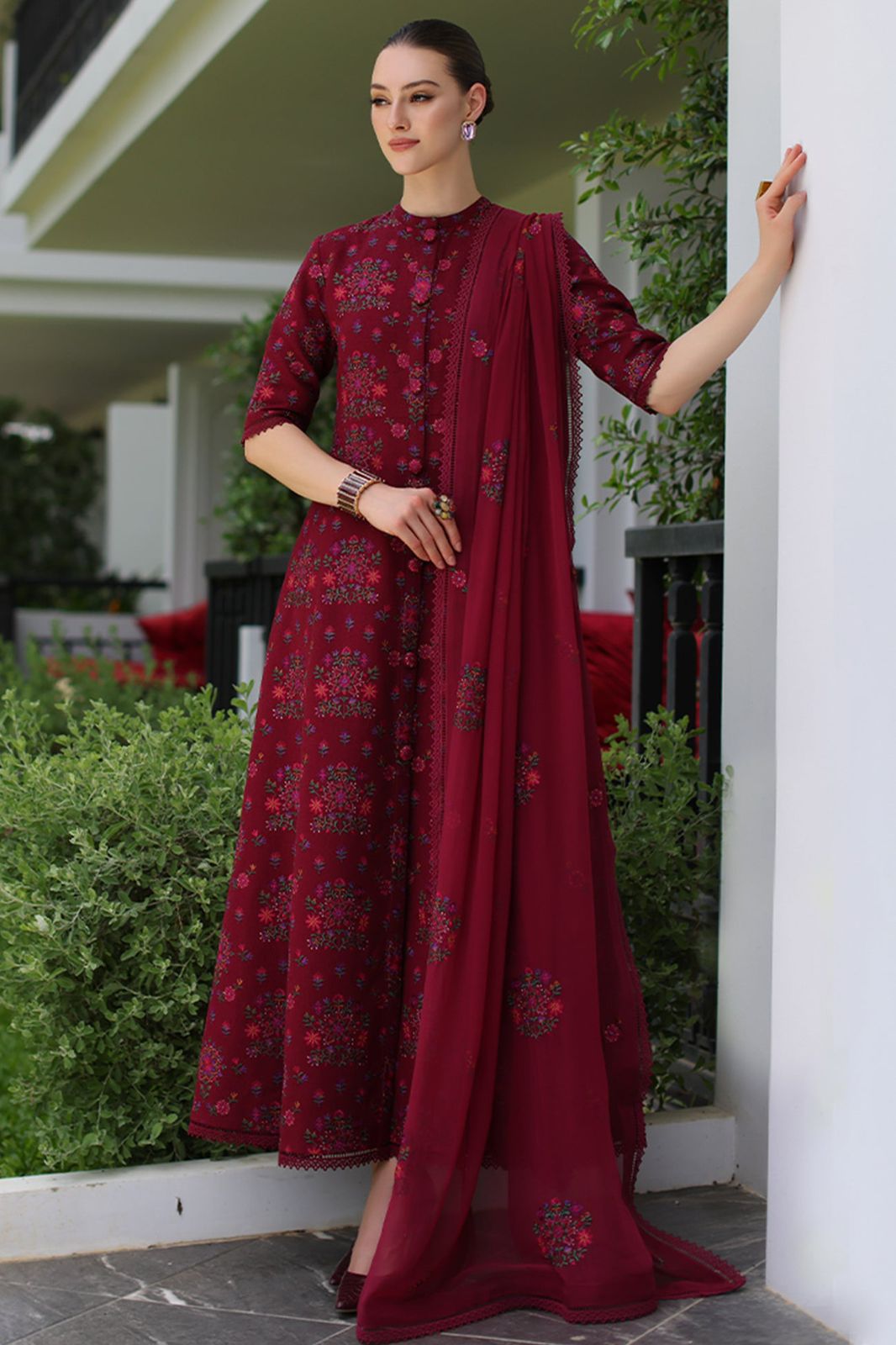 *_Bareeze 1093_*🍂

*Luxury Embroidered 3-Piece*
*STUFF: Best Export Quality Airjet Lawn (90/70)*