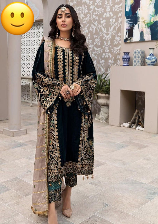 *☆Emaan Adeel☆*
*☆Emaan Adeel☆*

☆Velvet With Mysori Embroidered Dupatta☆

Embroidery Collection