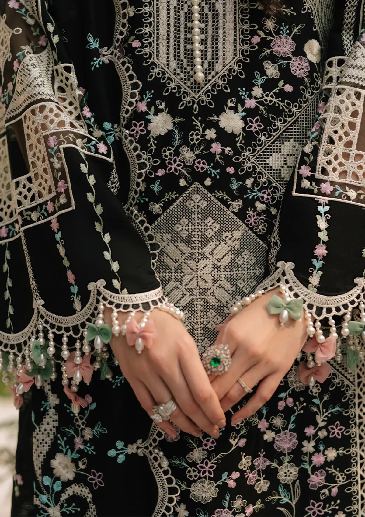 BIN_ILYAS Lawn 90/70 EMBROIDERED 3PC WITH  EMBROIDERED SHAWL