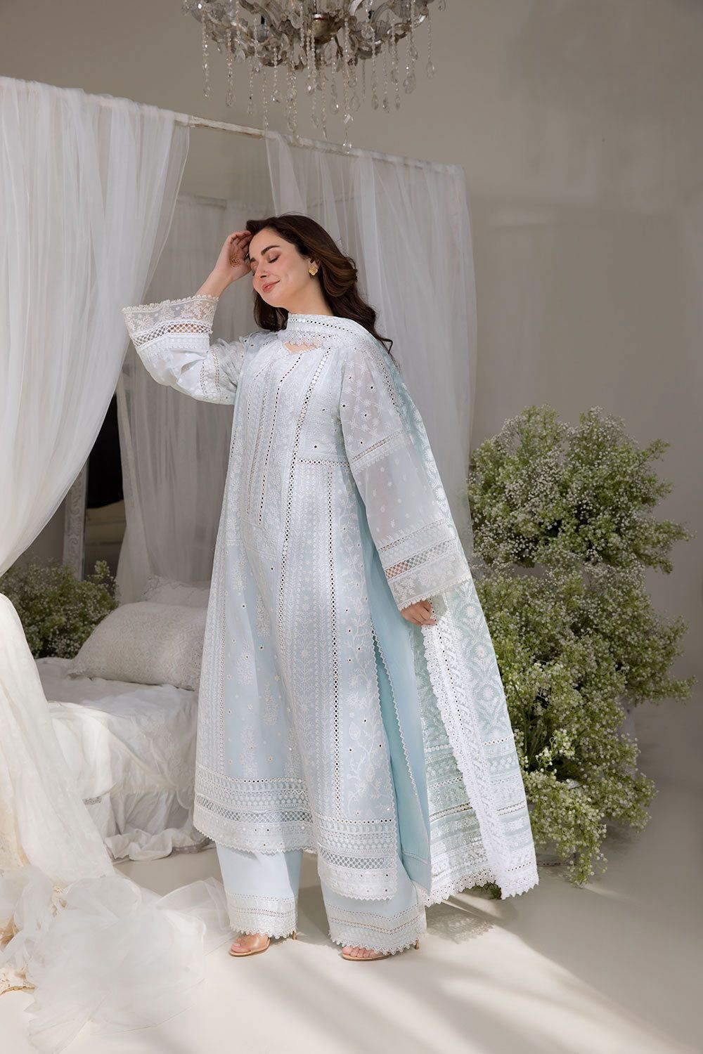 *_Sobia Nazir 1161_*
*Stuff: Best Quality Pure Airjet lawn 90/70*