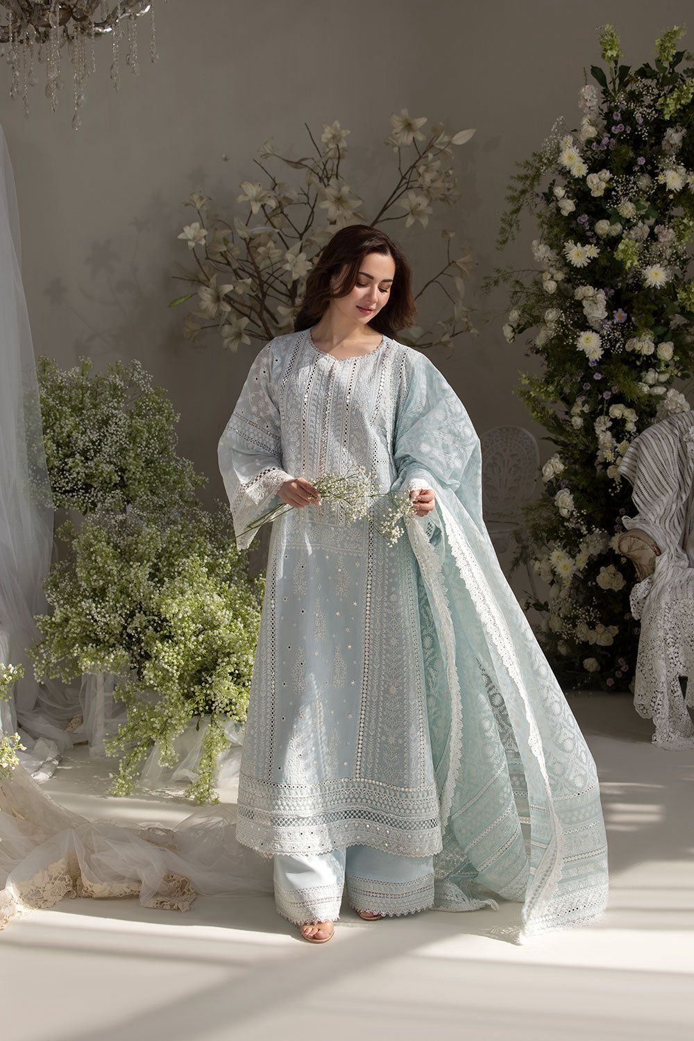 *_Sobia Nazir 1161_*
*Stuff: Best Quality Pure Airjet lawn 90/70*