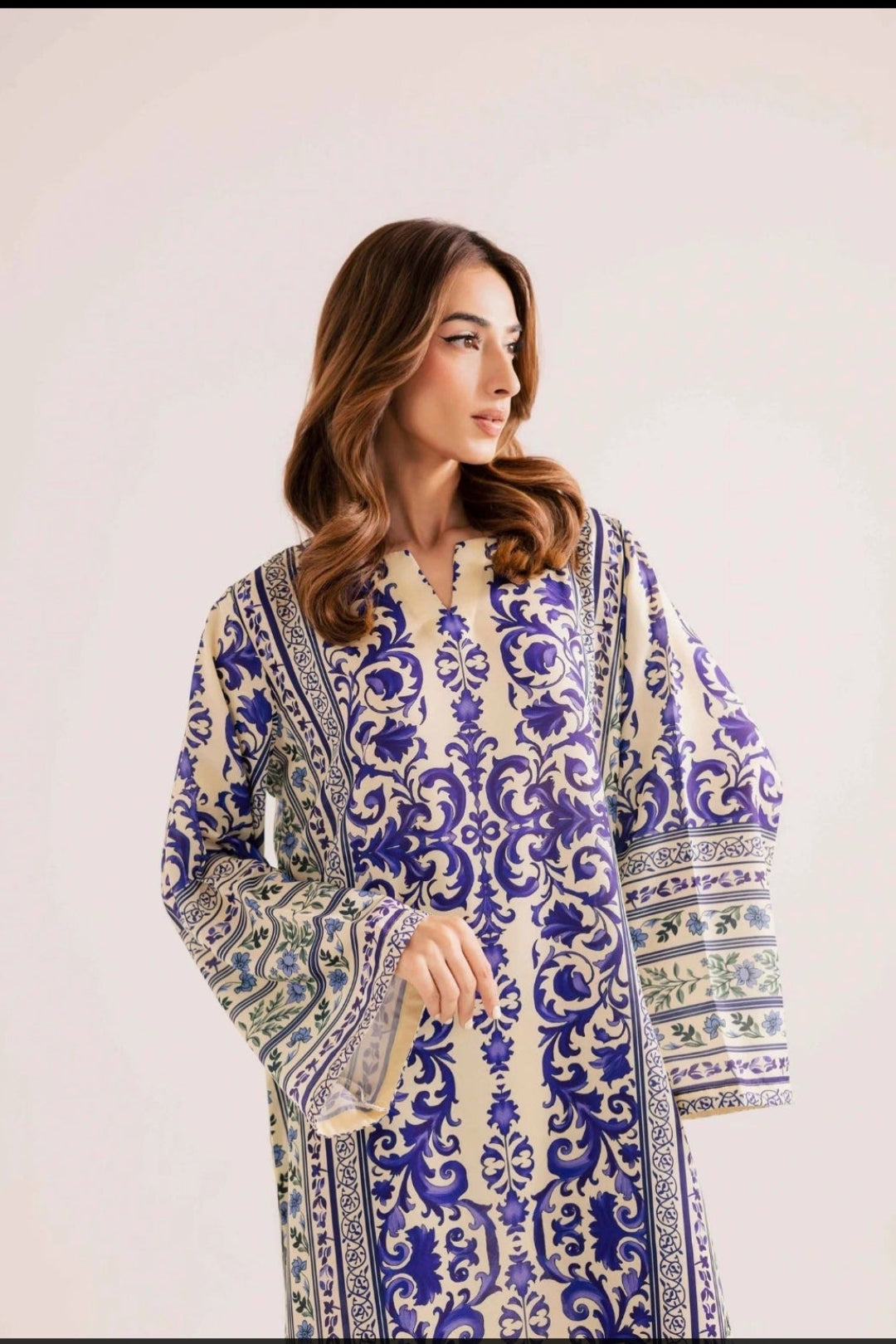 Silk unstitch double shade digital printed Most luxury article arrived