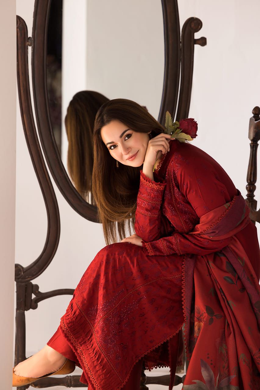 SUMMER LAWN COLLECTION 2026*✨

*BRAND NAME* SOBIA NAZIR
_WEAR BY THE GORGEOUS ACTRESS_ *HANIA AMIR*

*FABRIC*
PREMIUM AIR-JET LAWN