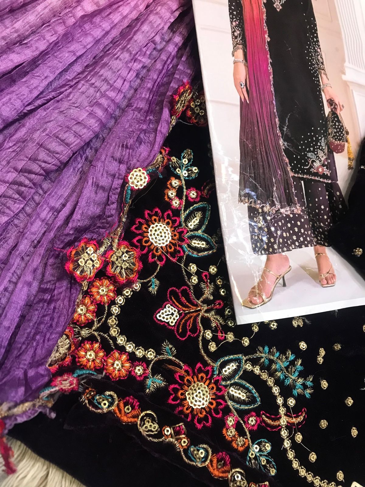 Baroque Luxury Velvet Article 

💯 Micro 9000 Velvet 

Suit Color: Dark Purple Color