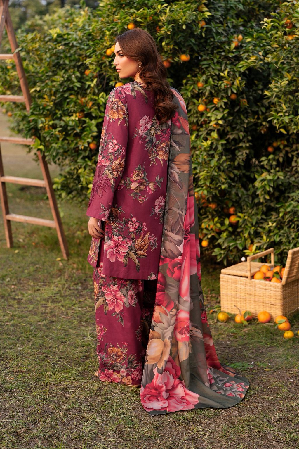 iznik LAWN COLLECTION 2025

NEW CATLOG

MOST HIT DESIGN

ARTICLE#IL-UE-385-25