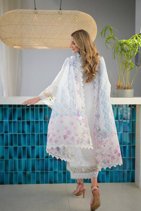 AGHA NOOR 540 *
*Stuff: Best Quality Pure Airjet lawn 90/70* guaranteed