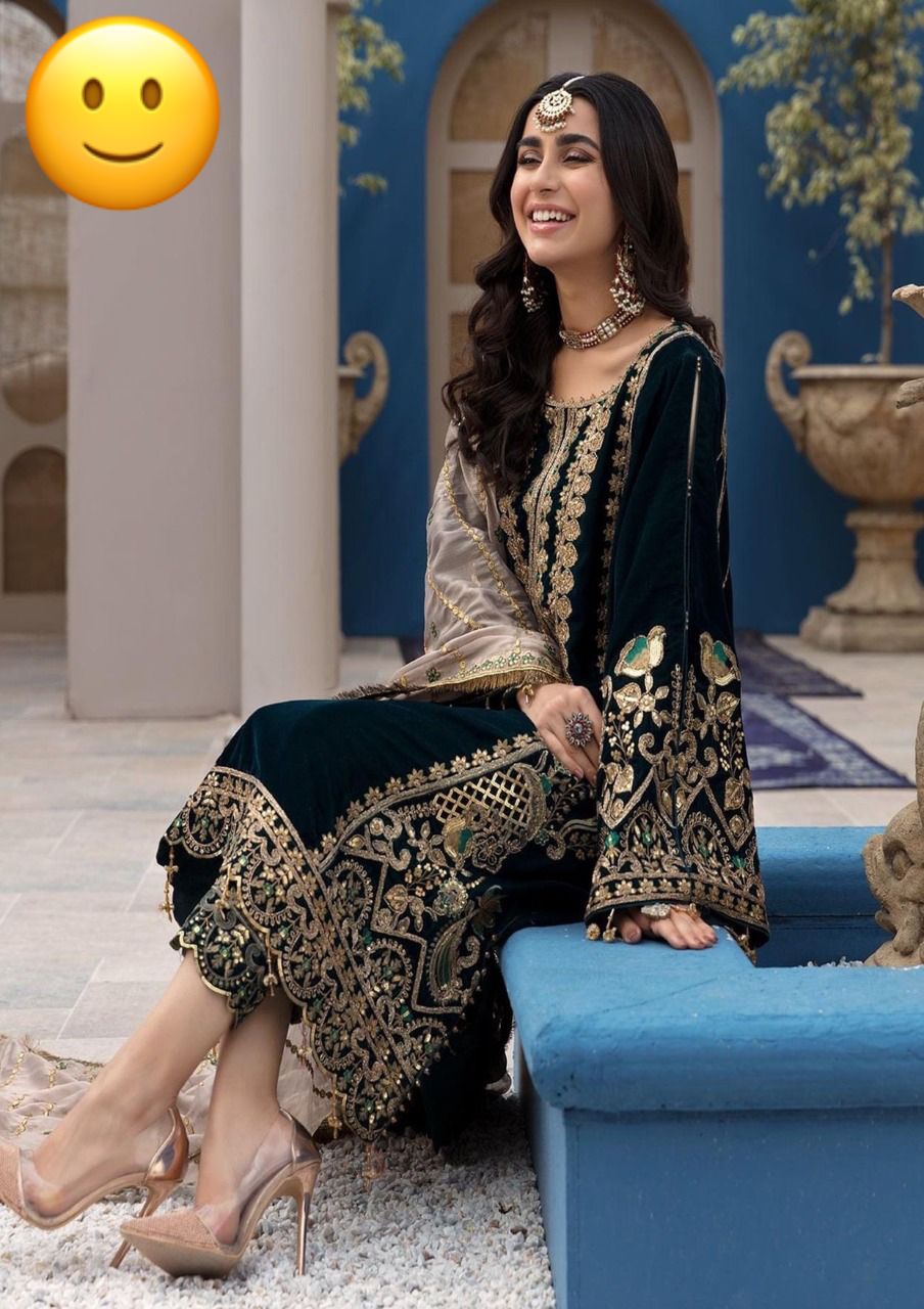 *☆Emaan Adeel☆*
*☆Emaan Adeel☆*

☆Velvet With Mysori Embroidered Dupatta☆

Embroidery Collection