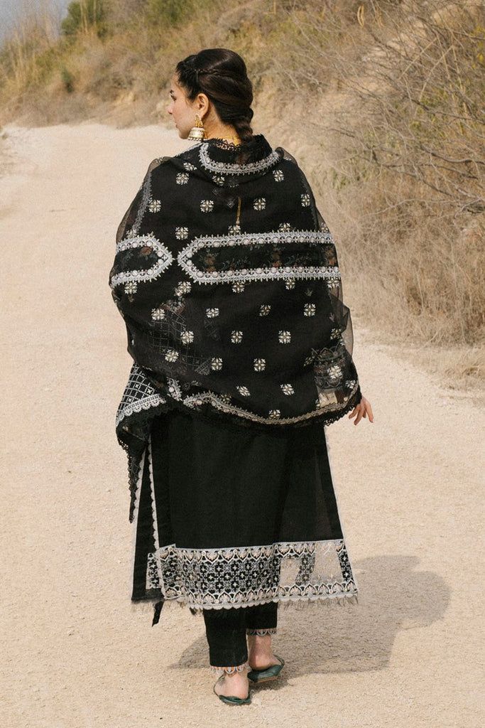 `

🍂*_Qalamqar 1104_*🍂

*Luxury Embroidered 3-Piece*
*STUFF: Best Export Quality Airjet Lawn (90/70)*