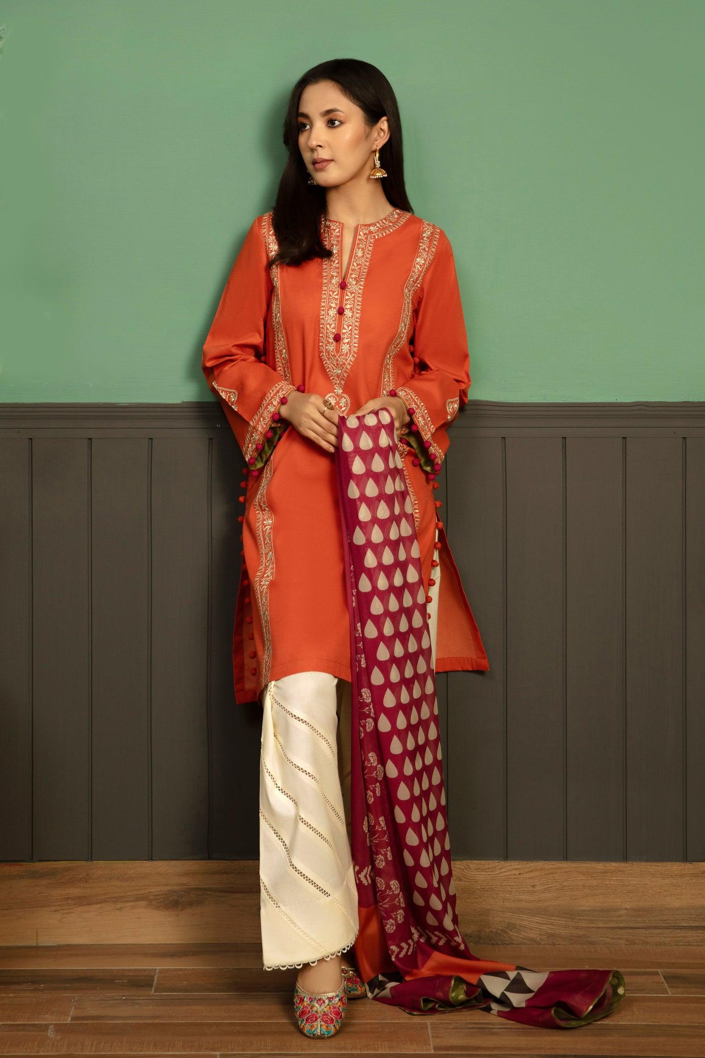 *BRAND NAME : URGE*_
CATEGORY : DHANAK 3PC Embroidered*